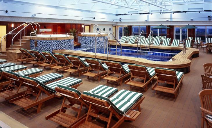 Queen Mary 2, Pavilion Pool